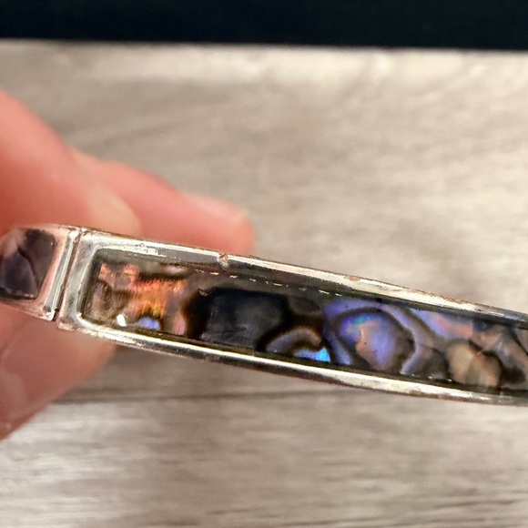 Jewelry - Elegant Silver Tone‎ Abalone Shell Bangle 6”